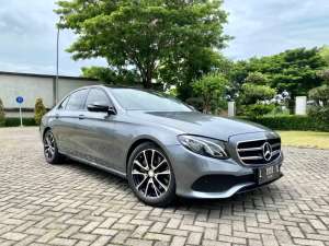 Jual bekas E300 AVANTGARDE 2017 E300 2017 E300 2016 E300 W213 E300 AVG CBU mercy,lokasi di 