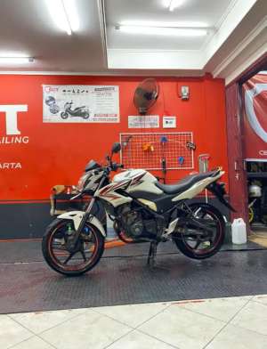 Jual bekas Honda CB150R 2013,lokasi di Jatinegara