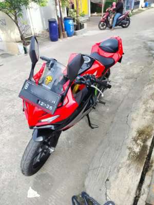 Jual bekas HONDA CBR 150 R TAHUN 2021,lokasi di Bekasi Utara