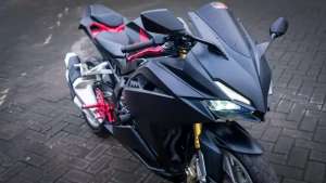 HONDA CBR 250 RR lokasi di Srono, tersedia melalui melalui situs Olx