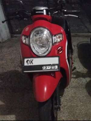 Honda Scoopy 2019 Warna Merah Tangan pertama lokasi di Nusa Dua, tersedia melalui melalui situs Olx