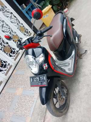 Jual bekas Honda Scoopy Donut 2019 Remote ss lengkap mesin bagus kilometer 23Ribu,lokasi di Bekasi Utara