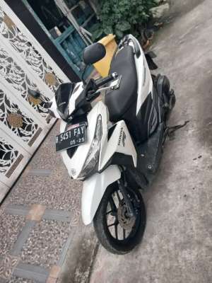Jual bekas Honda Vario LED 150 2015 Remote ss lengkap mesin bagus pajak hidup,lokasi di Bekasi Utara