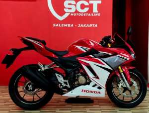 Jual bekas JualCpt 90LikNw KM10Rb HONDA CBR 150 R 150R ABS TRICOLOR 2021,lokasi di Cempaka Putih