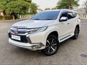 Jual bekas Mitsubishi Pajero Sport Dakar Sunroof 2018 Putih service record,lokasi di 
