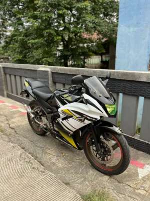 Jual bekas Ninja RR 2015 Gres low km siap gas no minus,lokasi di Pancoran Mas