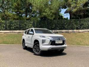 Jual bekas RARE ITEM MITSUBISHI PAJERO 2.4 DAKAR 4X4 ULTIMATE SOLAR AT 2023,lokasi di 