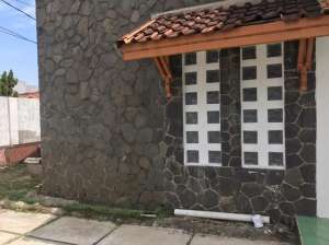 Rumah Siap Huni Strategis di Jalur Utama Antapani Bandung lokasi di Antapani (Cicadas), tersedia melalui melalui situs Olx