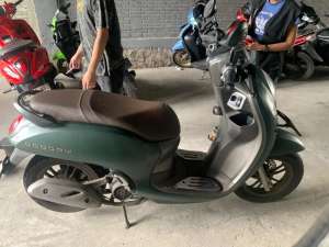 SCOOPY PRESTIGE 2023 lokasi di Pondok Aren, tersedia melalui melalui situs Olx