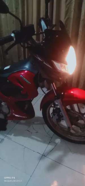 Suzuki satria fu 150Cc lengkap standart lokasi di Simokerto, tersedia melalui melalui situs Olx