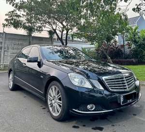 Jual bekas W212 e250 cgi Elegance mulus siap pakai pajak panjang,lokasi di 