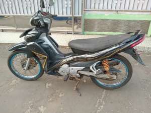 Yamaha Jupiter Robot 2011 lokasi di Alang-Alang Lebar, tersedia melalui melalui situs Olx