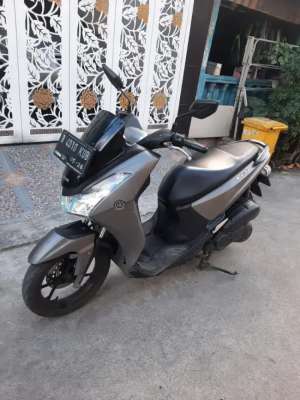 Jual bekas Yamaha Lexi 2021 awal,Ss lengkap mesin bagus pajak hidup Bekasi Kota,lokasi di Bekasi Utara