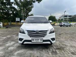 Jual bekas 2 unitmanualmatictoyota innova G diesel manual 2014,lokasi di 