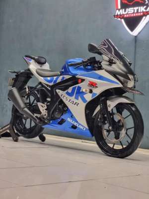 Biru Favorit Suzuki GSX150 R Ecstar Keyless 2021 - Zaky Mustika lokasi di Kraksaan, tersedia melalui melalui situs Olx