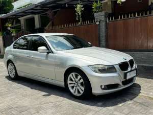 Jual bekas BMW E90 320i Facelift 2011,lokasi di 