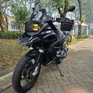 BMW R1200 GSA K51 lokasi di Pondok Aren, tersedia melalui melalui situs Olx