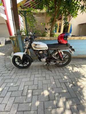 Jual bekas Cb basic gl surat surat lengkap mati pajak plat M,lokasi di Gamping