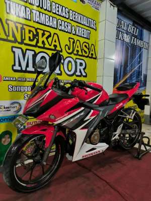 Jual bekas CBR 150R 2019 DP 3juta AJM,lokasi di Pajang