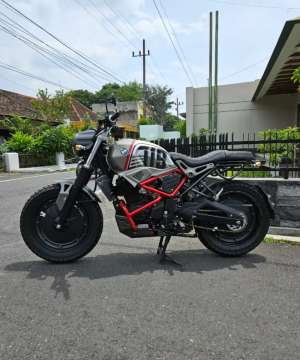 Jual bekas Custom Scrambler Basic Byson 2011,lokasi di Klojen