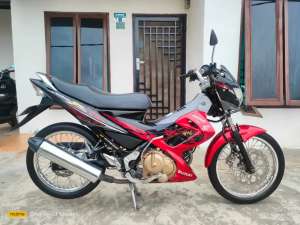 Dijual cepat suzuki satria lokasi di Datuk Bandar, tersedia melalui melalui situs Olx