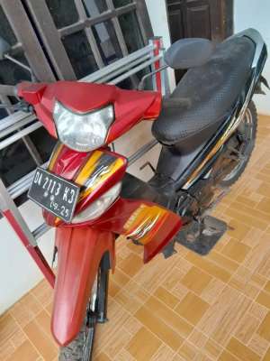 Jual bekas Dijual yamaha Vega ZR thn 2010,lokasi di Banjar Baru Utara