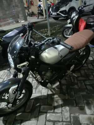 DIJUAL YAMAHA XSR 155 TAHUN 2020 lokasi di Bulak, tersedia melalui melalui situs Olx