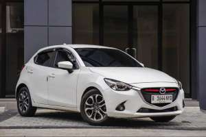 Jual bekas DP 10jt Mazda 2 Type R AT 2015,lokasi di 