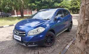 Jual bekas DP RENDAH Suzuki SX4 1.5 S-Cross Bensin-MT 2016 BIRU agSC,lokasi di 