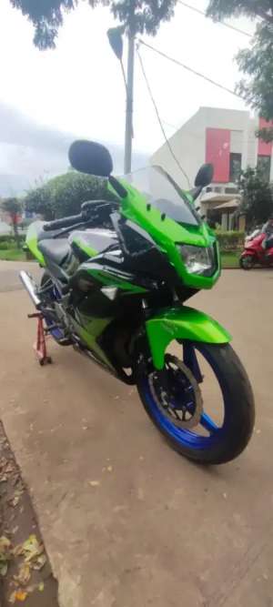 For Sale Ninja 150 RR lokasi di Beji, tersedia melalui melalui situs Olx