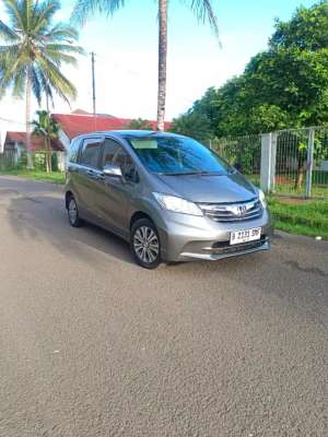 Jual bekas Freed E PSD 2012,lokasi di 