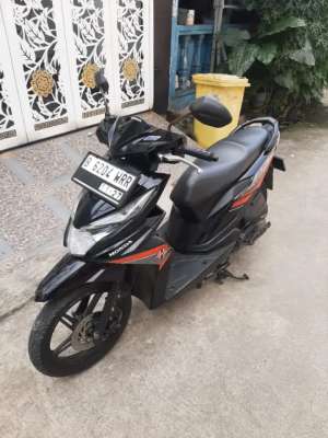 Jual bekas Honda Beat ECO 2017 ss lengkap mesin bagus plat B Tangerang KM 35 Ribu,lokasi di Bekasi Utara