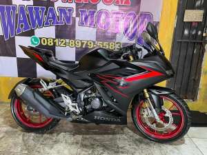 Jual bekas Honda cbr 150 2021 pajak panjang,lokasi di Pondok Aren