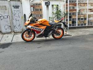 Jual bekas Honda cbr 150 abs Repsol 2021 km low b dki istimewa,lokasi di Tambora