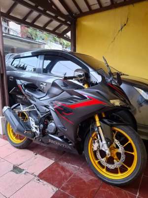 Jual bekas Honda CBR 150 R 2021 Super Mulus Low KM,lokasi di Cibodas