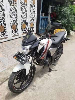 Jual bekas Honda Megapro New 2015 ss lengkap mesin bagus plat Bekasi Kota,lokasi di Bekasi Utara