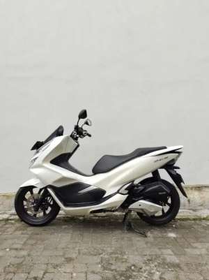 Honda PCX CBS 2018 lokasi di Sidomukti, tersedia melalui melalui situs Olx