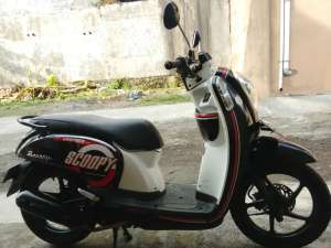 HONDA SCOOPY SPORTY lokasi di Kepanjen Kidul, tersedia melalui melalui situs Olx