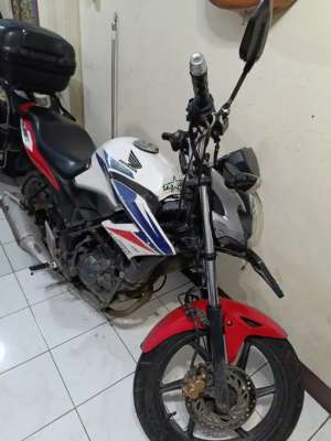 Jual cepat CB 150R lokasi di Tambun Selatan, tersedia melalui melalui situs Olx
