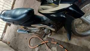 Jual cepat suzuki smash 2005 lokasi di Pallangga, tersedia melalui melalui situs Olx