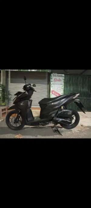 Jual santai vario masih 80 minat chat aja lokasi di Ciputat, tersedia melalui melalui situs Olx