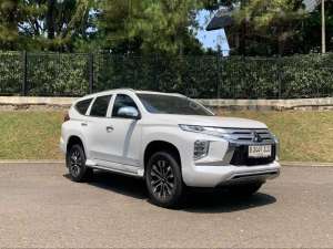 Jual bekas Mitsubishi Pajero Dakar Ultimate 4x4 2023.,lokasi di 