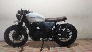 Jual bekas Motor custom bratcafe basic byson. Motor pribadi terawat,surat lengkap,lokasi di Grogol Petamburan