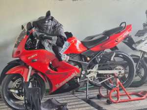 Ninja merah menyala lokasi di Telukbetung Selatan, tersedia melalui melalui situs Olx