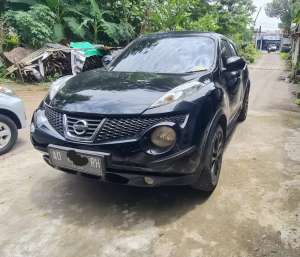 Jual bekas Nissan juke hitam 2011 RX tipe tertinggi AT,lokasi di 