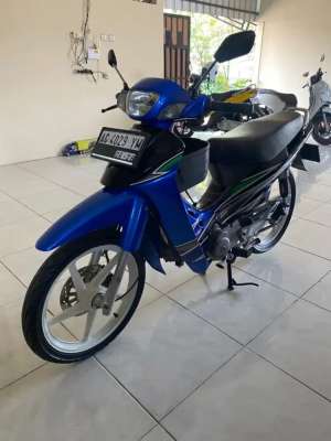 Shogun 110 R 2003 CW lokasi di Sanan Wetan, tersedia melalui melalui situs Olx