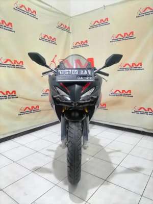 Jual bekas Super Km 2 Ribu Asli Honda New cbr 150 tahun 2021,lokasi di Gayungan