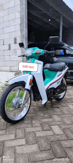 Suzuki Crystal 1994 lokasi di Gedeg, tersedia melalui melalui situs Olx