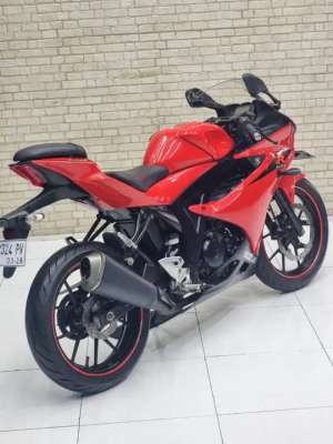 TERMURAH Suzuki GSX 150R Keyless 2017 Metallic Red Mustika motoshop lokasi di Kanigaran, tersedia melalui melalui situs Olx