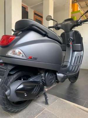 VESPA S125 IGET 2020 lokasi di Sukamulya, tersedia melalui melalui situs Olx